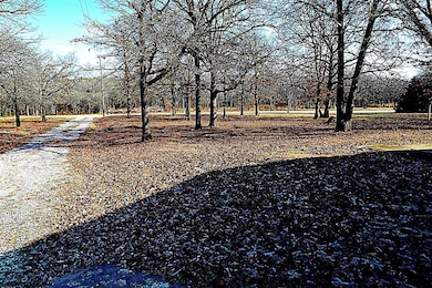 16504 Kings Rd, Shawnee, OK 74801 - photo 3