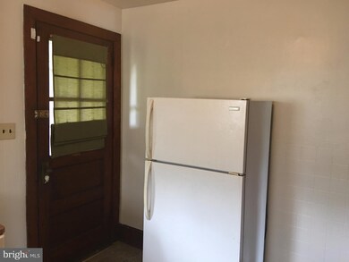 390 W Queen St, Chambersburg, PA 17201 - photo 4