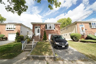 301 Lightner Ave, Staten Island, NY 10314 - photo 2
