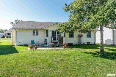 1010 W 46th St, Davenport, IA 52806 - photo 2