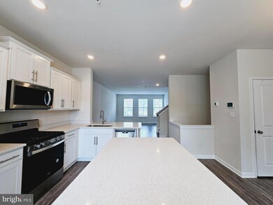 3111 Laurel Hill Rd, Hanover, MD 21076 - photo 7