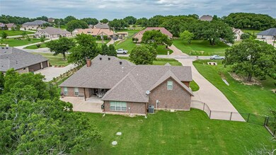 3904 Homestead Ct, Granbury, TX 76049 - photo 2