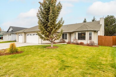 1707 NW 20th St, Redmond, OR 97756 - photo 5