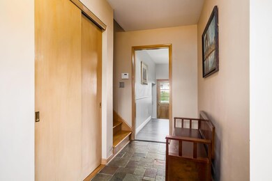 Light, bright and airy entry