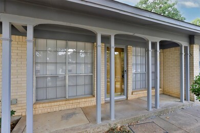 10 Honor Oak Ln, Bedford, TX 76022 - photo 2