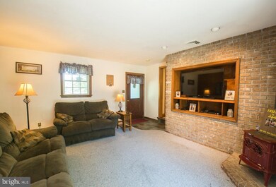 512 Indian Ln, Boyertown, PA 19512 - photo 7