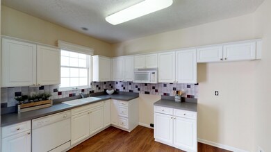 5932 Hickory Brook Way unit 5932, Columbus, OH 43213 - photo 5