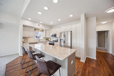 9001 Windsor Pkwy unit 302, Johnston, IA 50131 - photo 3