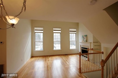 2404 Garnett Dr, Alexandria, VA 22311 - photo 4