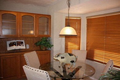 Eat-in Kitchen Area