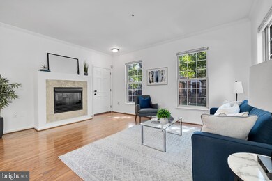 1600 Hunting Creek Dr unit A, Alexandria, VA 22314 - photo 5