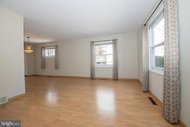 50 Eastwood Rd, Berwyn, PA 19312 - photo 3