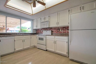 010 Kitchen 2