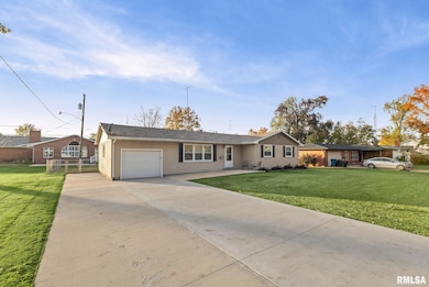 628 Sara Dr, Centralia, IL 62801 - photo 4