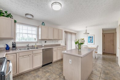 014-1104MullensCourt-Columbus-OH-43228-F