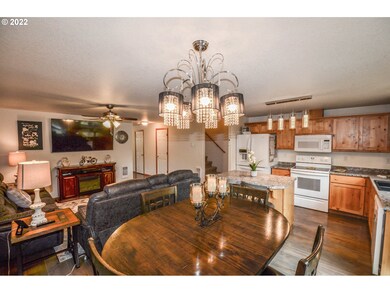 426 S Corinne Dr, Newberg, OR 97132 - photo 6