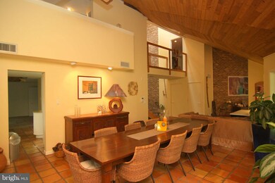 8919 Tuckerman Ln, Potomac, MD 20854 - photo 2