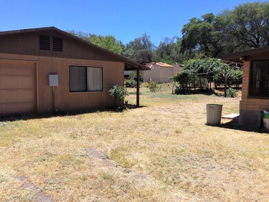 Workshop/guest quarters