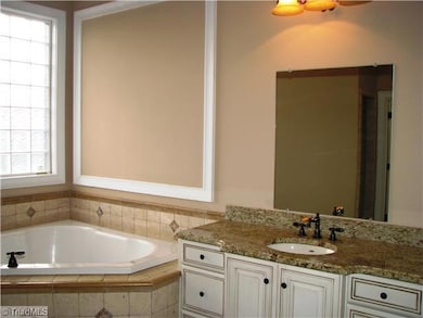 Master Bath/Spa.