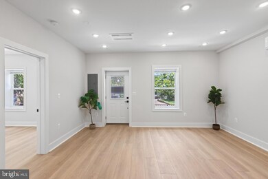 2236 40th St NW unit FIVE, Washington, DC 20007 - photo 3