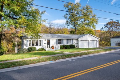 86 Maple St, Lyons, NY 14489 - photo 2