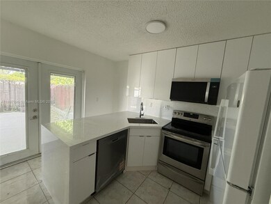 18942 NW 86th Ct unit 4106, Hialeah, FL 33015 - photo 4