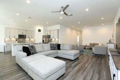 13309 Bear Creek Ct, Conroe, TX 77384 - photo 5