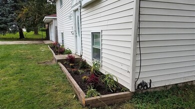 331 Delaware Ct, Carpentersville, IL 60110 - photo 4