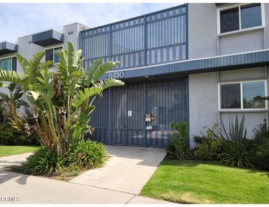 6130 Coldwater Canyon Ave unit 13, North Hollywood, CA 91606 - photo 2