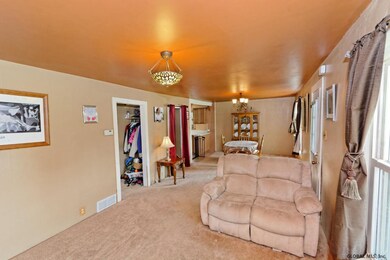 27 Michigan Ave, Albany, NY 12205 - photo 5