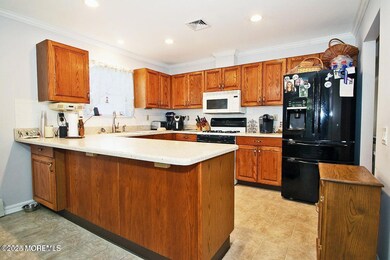 44 Canterbury Ln KIT