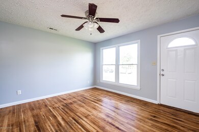 9107 New Maple Rd, Louisville, KY 40229 - photo 3