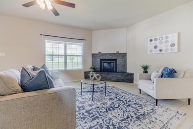 172 Valley Lake Ln, Springtown, TX 76082 - photo 2