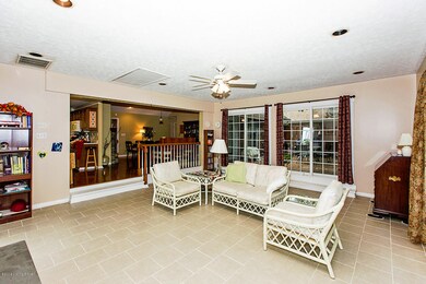 7509 Newton Dr, Louisville, KY 40228 - photo 3