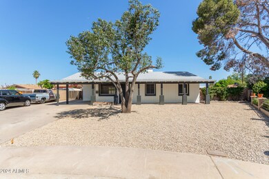 8235 W Cora Ln, Phoenix, AZ 85033 - photo 2