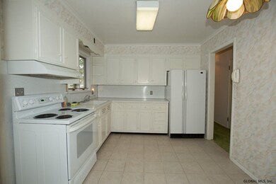 239 Whitehall Rd, Albany, NY 12209 - photo 4