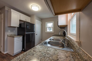 1696_laurel_ave_-9369