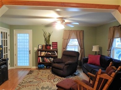 Plenty of windows to brighten the room,  hardwood 