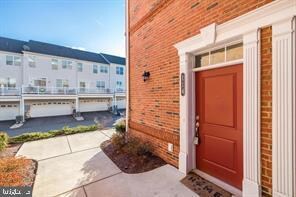 23286 Southdown Manor Terrace unit 114, Ashburn, VA 20148 - photo 4