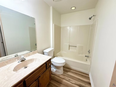 102 Williamsburg Ave, Warner Robins, GA 31088 - photo 4