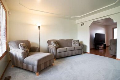 4846 Summerhill Dr, Country Club Hills, IL 60478 - photo 2