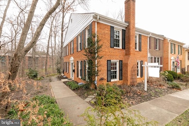 11926 Sloane Ct, Reston, VA 20191 - photo 3