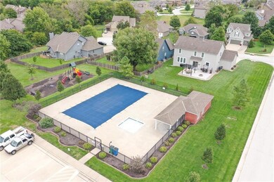 4388 SW Creekview Dr, Lees Summit, MO 64082 - photo 5