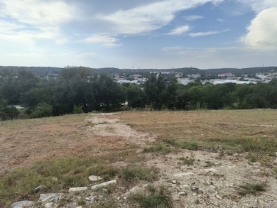 2210 Stoneledge Dr unit 3, Kerrville, TX 78028 - photo 3