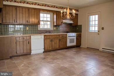 814 Terrace Dr, Lewisburg, PA 17837 - photo 4