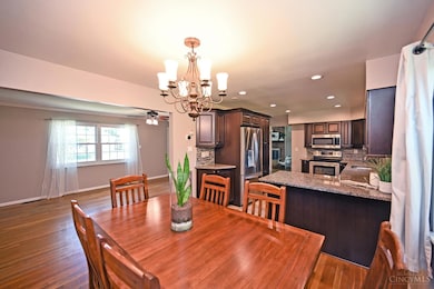 1596 Pinebluff Ln, Cincinnati, OH 45255 - photo 4