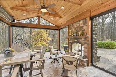 Stunning pavilion with retractable motorized scree