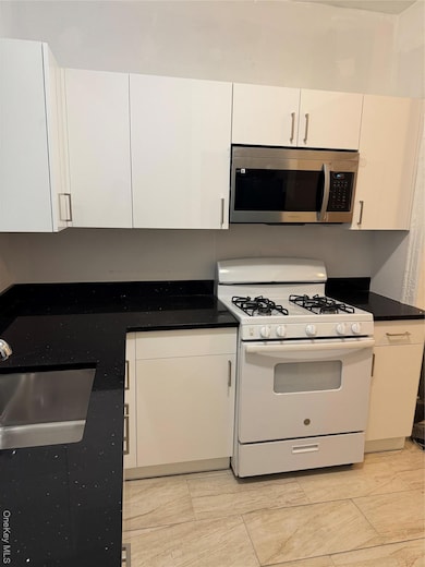 927 E 219th St, Bronx, NY 10469 - photo 6