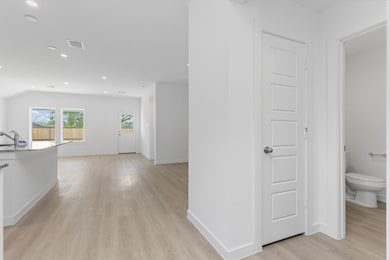 342 Amy St, Angleton, TX 77515 - photo 6