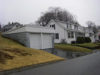 31 Willow St, Adams, MA 01220 - photo 3